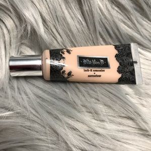 Kat Von D Lock It Concealer + Corrector